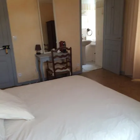 Saint Verny Hotel