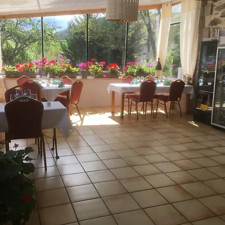 Saint Verny Hotel